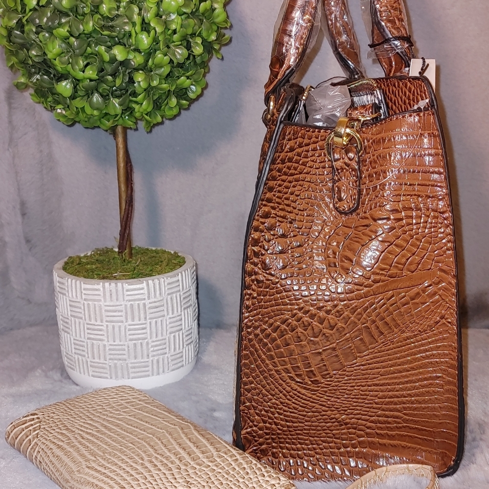 Crocodile Print Set - Picture 3 of 3